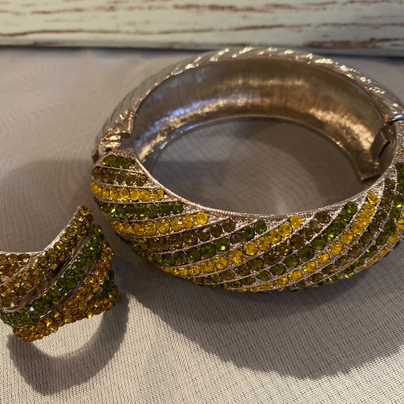 Bracelet and ring set - Picture 1 of 4